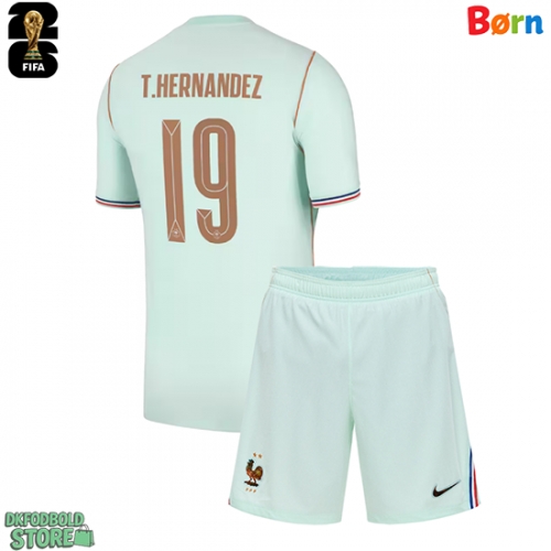 Frankrig Theo Hernandez #19 Replika Babytøj Udebanesæt Børn VM 2026 Kortærmet (+ Korte bukser)